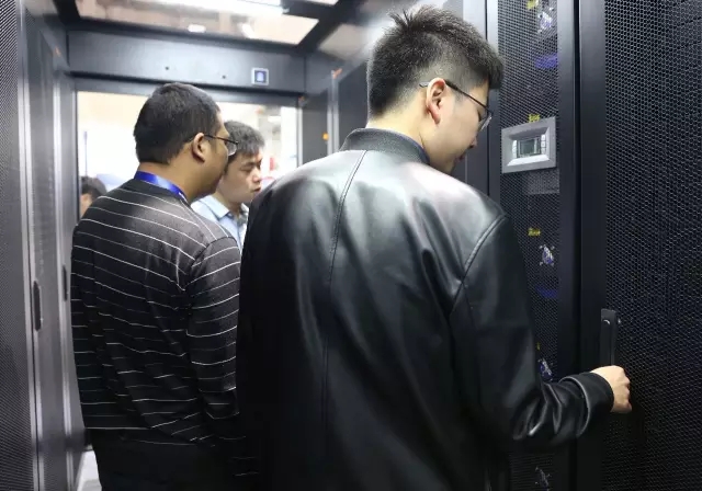 众赢国际版一体化数据中心机房