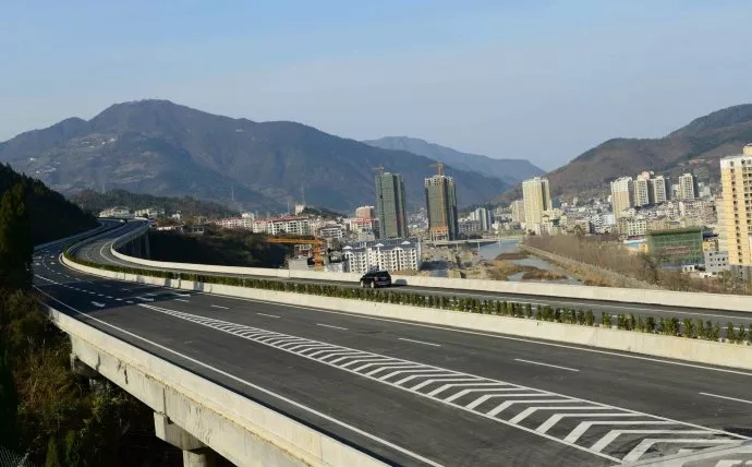 众赢国际版中标湖北麻竹高速公路麻城至红安段机电项目